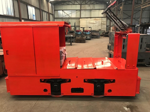 3吨架线电机车2